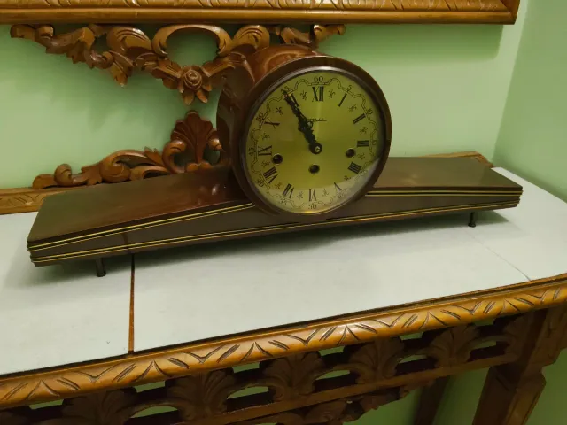 Reloj de sobremesa antiguo