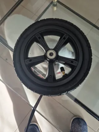 4 Ruedas Neumática 8 Pulgadas precio negociable