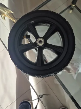 4 Ruedas Neumática 8 Pulgadas precio negociable