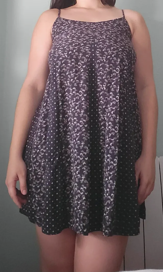 Vestido negro estampado floral verano