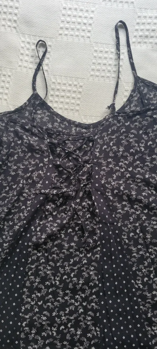 Vestido negro estampado floral verano