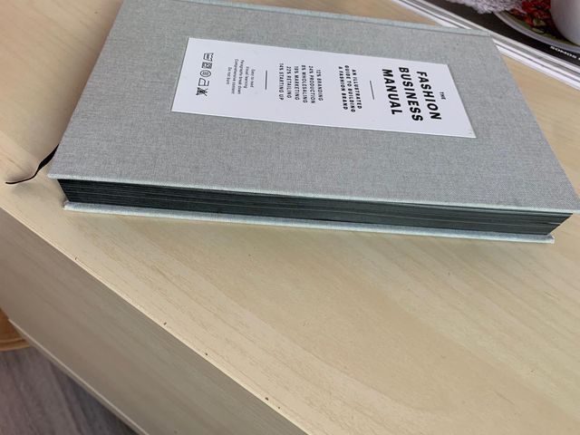 The Fashion Business Manual: An Illustrated Gui...