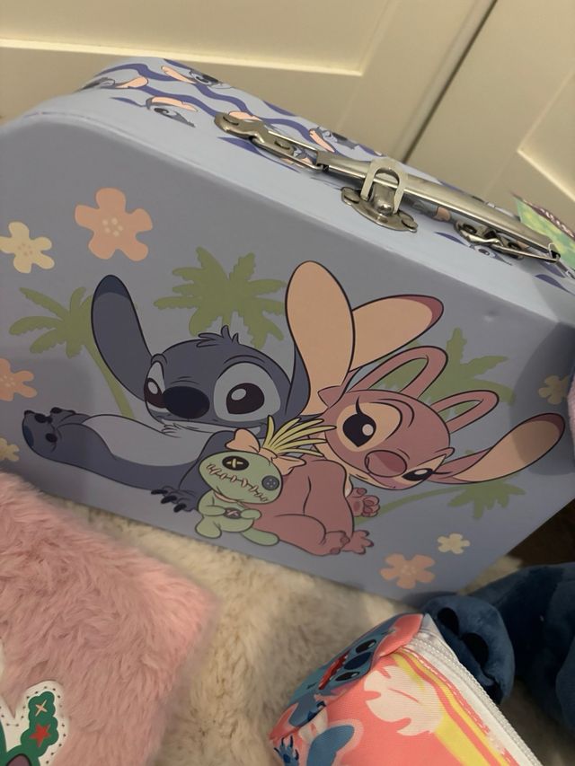 Caja regalo 11 piezas Stitch