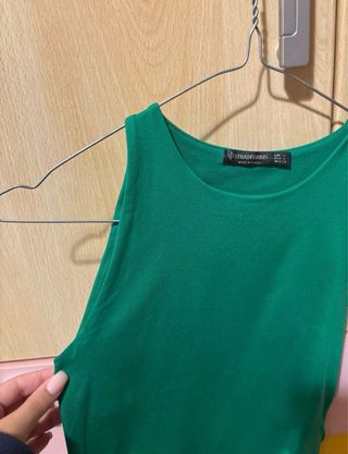 Body verde sin mangas