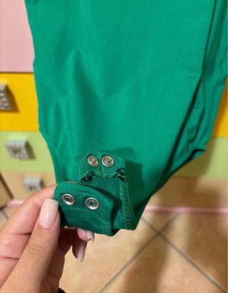 Body verde sin mangas