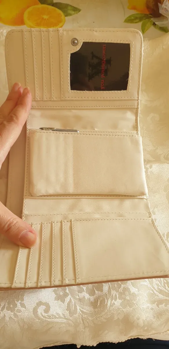 Portafoglio Ycoveri donna beige e rosa