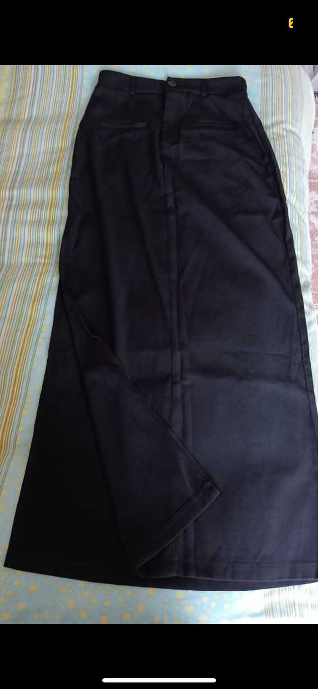 Falda larga negra