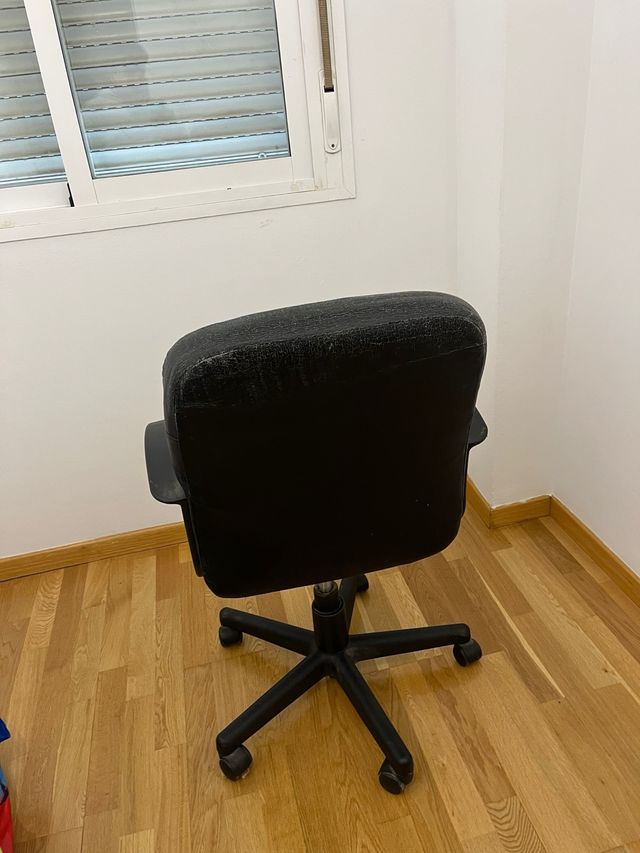 Silla de escritorio negra
