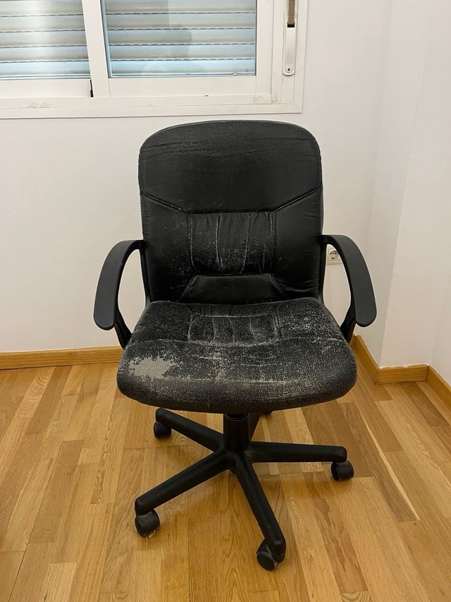 Silla de escritorio negra