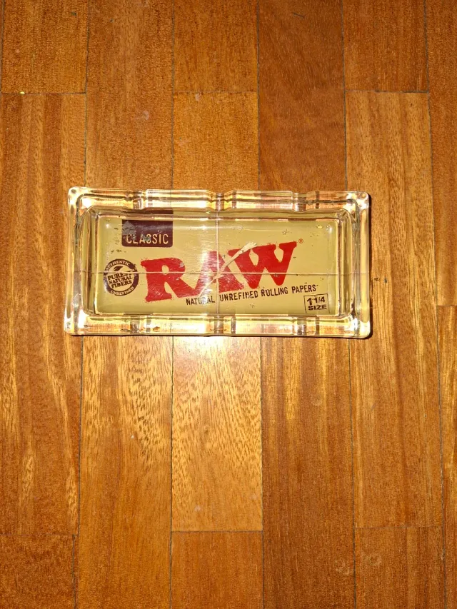 Cenicero de cristal RAW