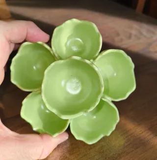 Porta uova in ceramica verde