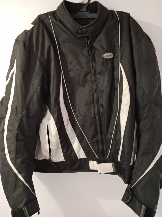 Chaqueta Moto Hombre XXXL Negra y Blanca Sin Usar