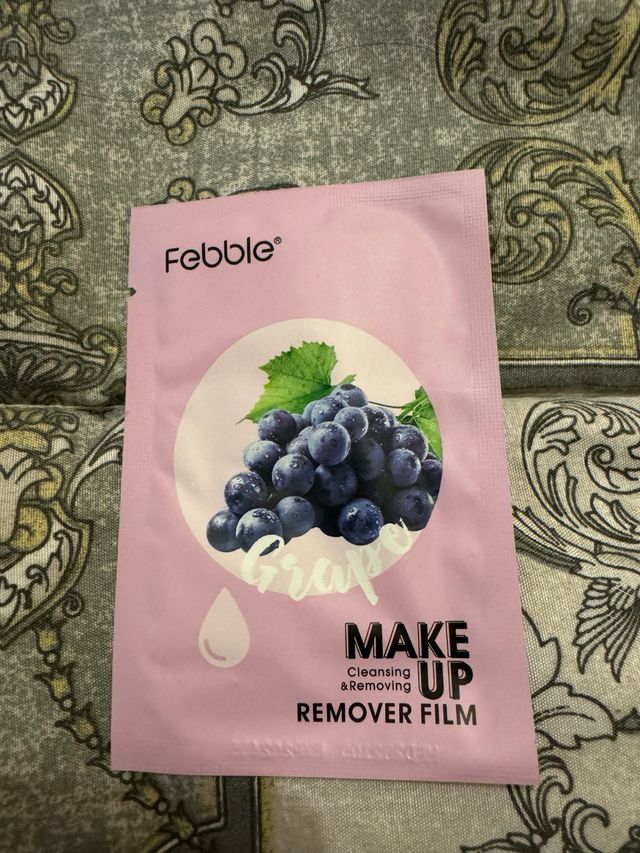 Salviette struccanti Febble all'uva