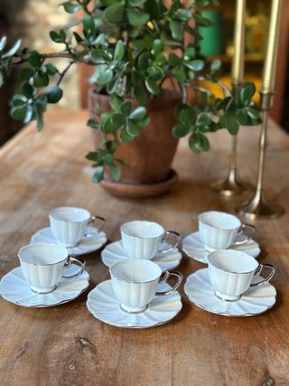 Servizio caffè porcellana bianca con dettagli arge