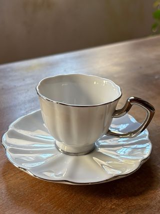 Servizio caffè porcellana bianca con dettagli arge