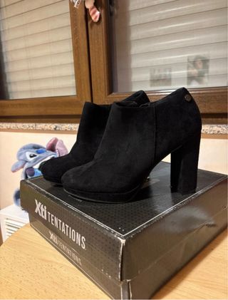 Stivaletti Xti neri con tacco