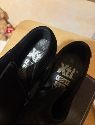 Stivaletti Xti neri con tacco