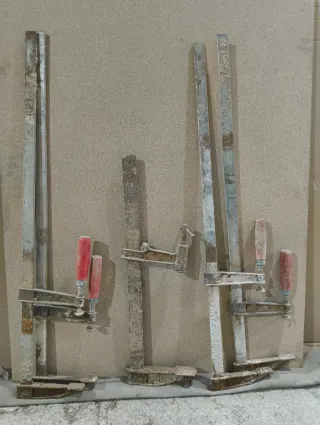 Sargentos de construcción