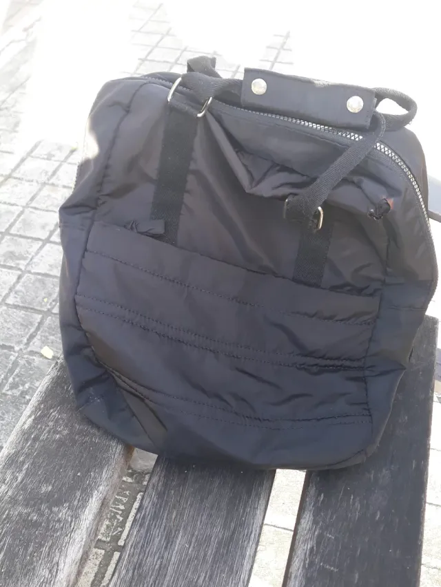 Bolso negro acolchado