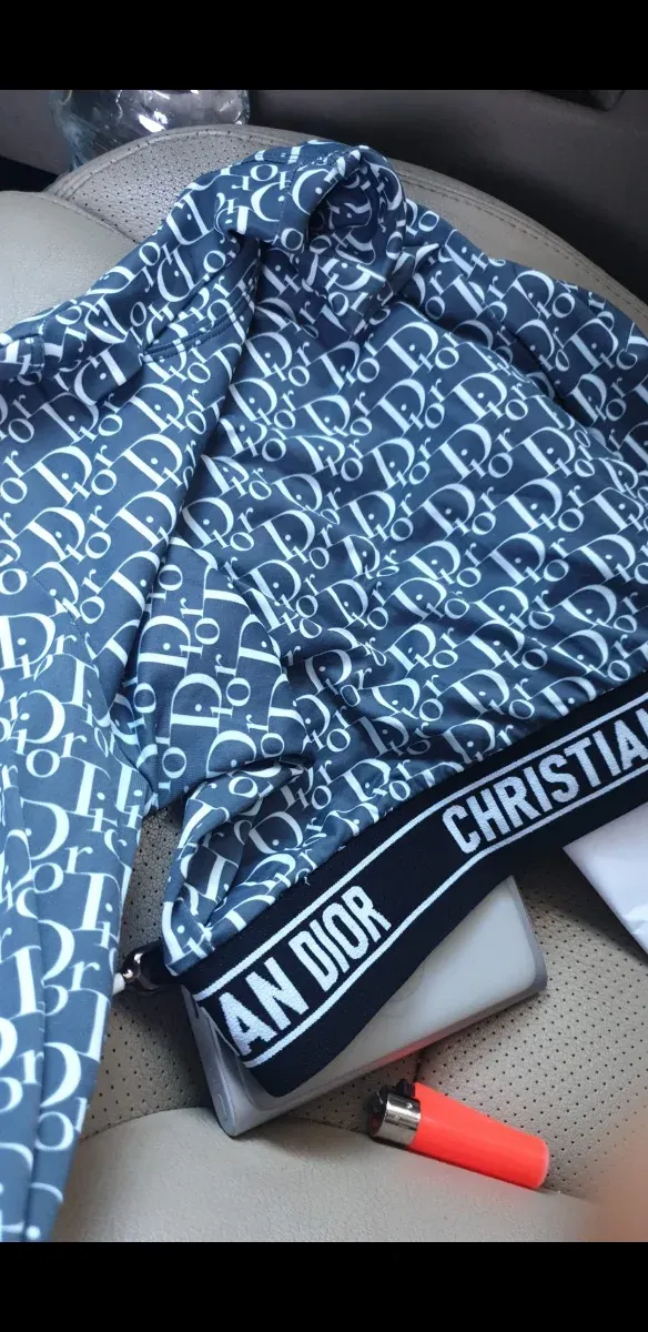 Camiseta Christian Dior Monogram negro blanco.