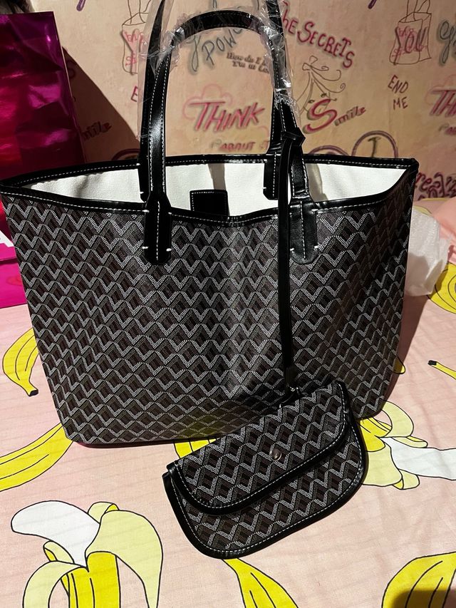 Bolso de hombro negro y multicolor