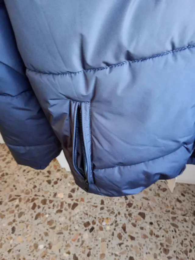 Abrigo acolchado negro nuevo