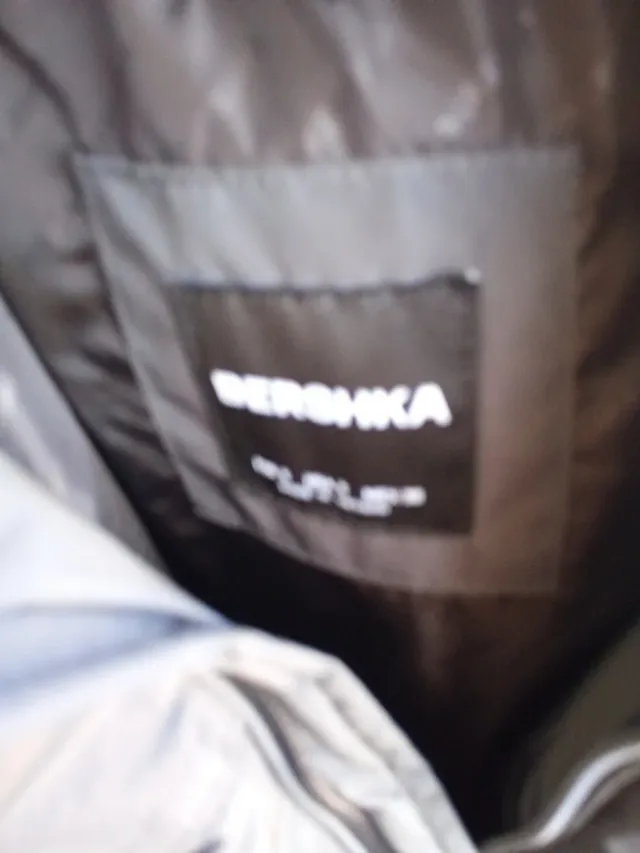 Abrigo acolchado negro nuevo