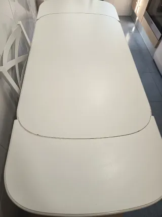 Mesa de cocina y 4 sillas