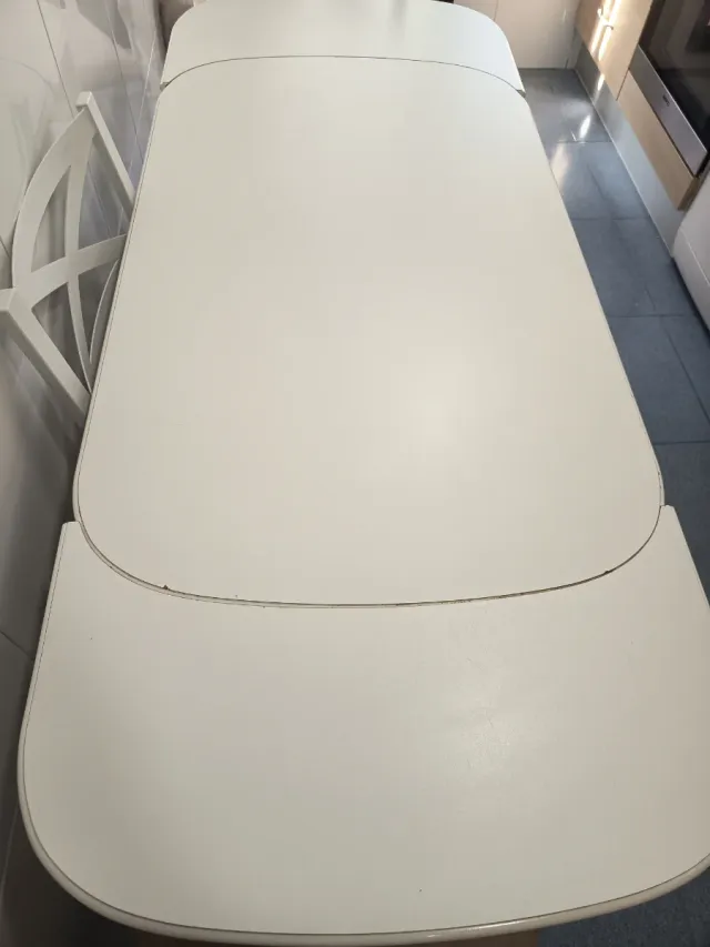 Mesa de cocina y 4 sillas