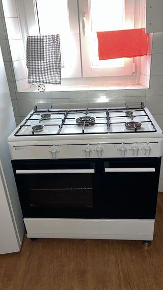 Cocina de gas butano 5 fuegos