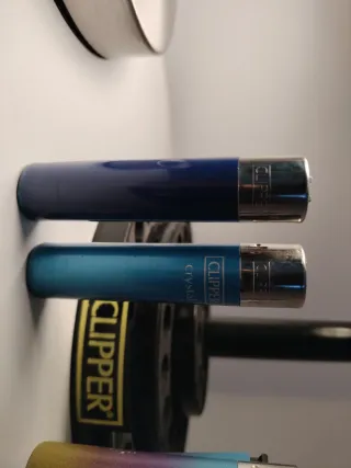 Lotto n4 • Set 4 accendini Clipper