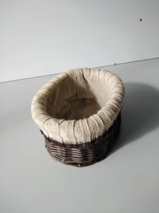 Cesta mimbre forro tela beige y marrón