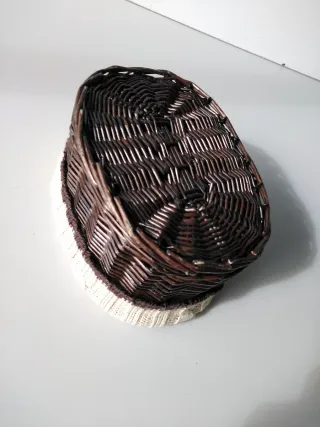 Cesta mimbre forro tela beige y marrón