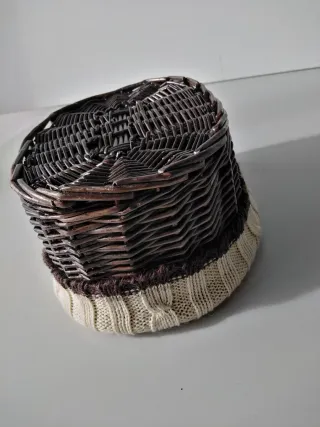 Cesta mimbre forro tela beige y marrón