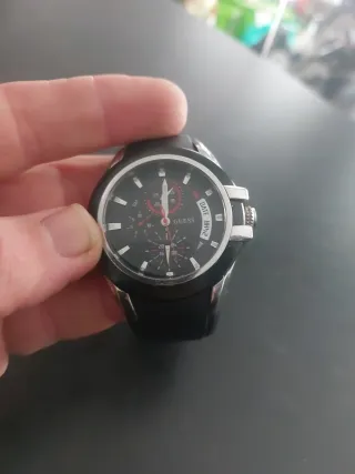 Relógio Guess Preto e Prata para reparar