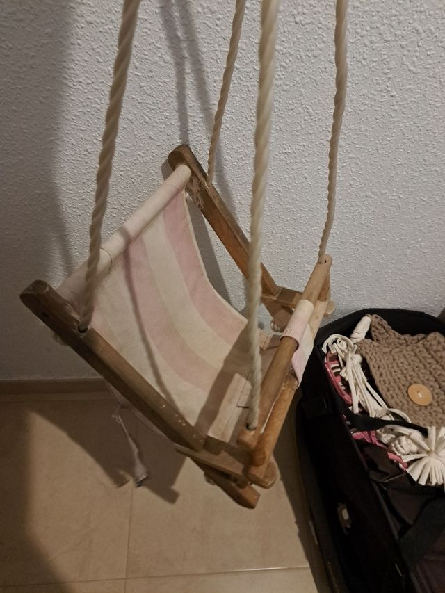 Columpio de tela a rayas rosas