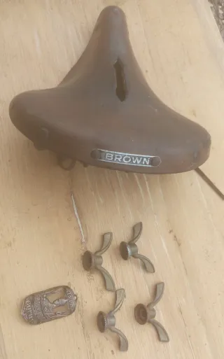 Chapa Peugeot Cirus,sillín Brown 4 palomillas SOVA