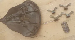 Chapa Peugeot Cirus,sillín Brown 4 palomillas SOVA