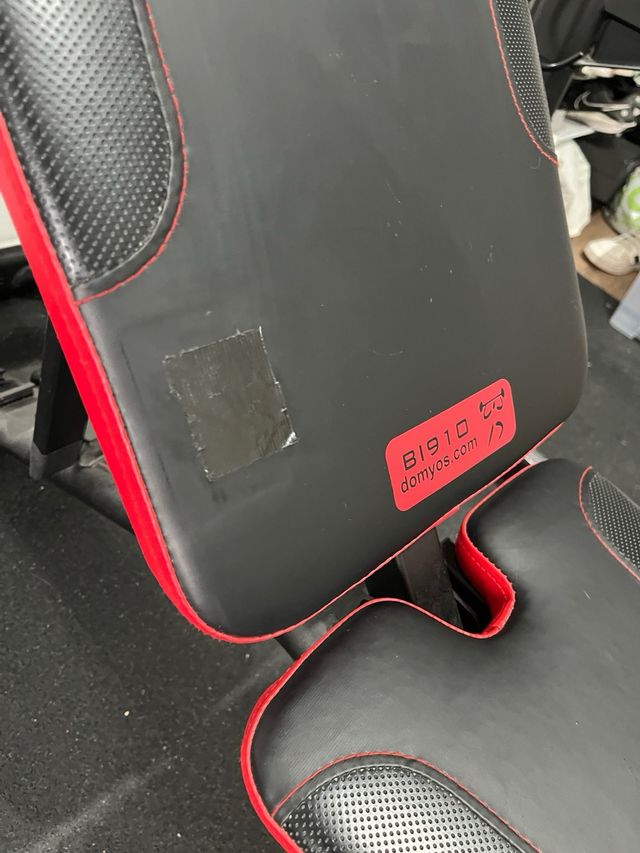 Rack y banco de gimnasio