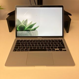 MacBook Air M1 16GB RAM 256GB SSD con adaptador