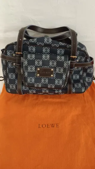 Bolso Loewe azul y marrón monograma