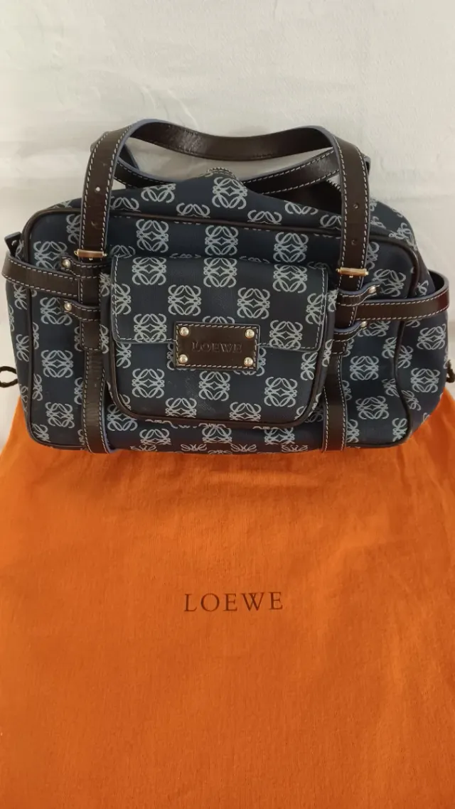 Bolso Loewe azul y marrón monograma