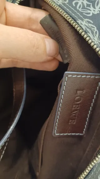 Bolso Loewe azul y marrón monograma