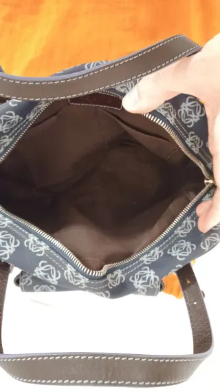 Bolso Loewe azul y marrón monograma