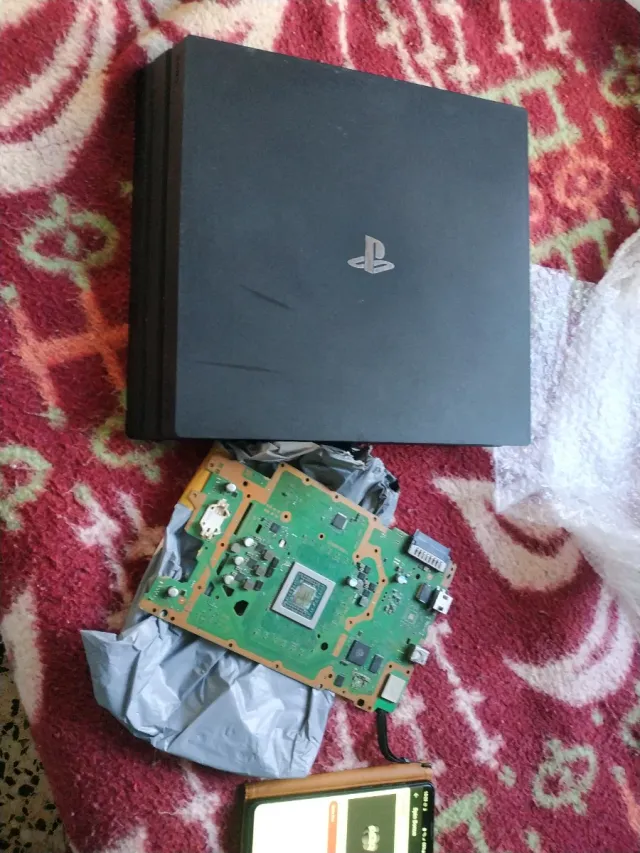 Ps4 Pro guasta modello cuh-7216B