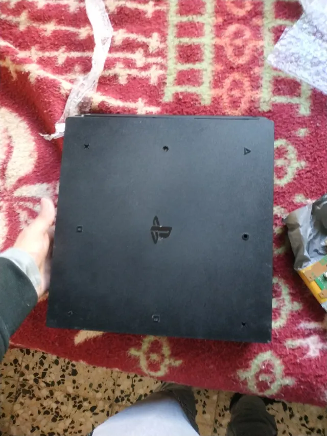 Ps4 Pro guasta modello cuh-7216B