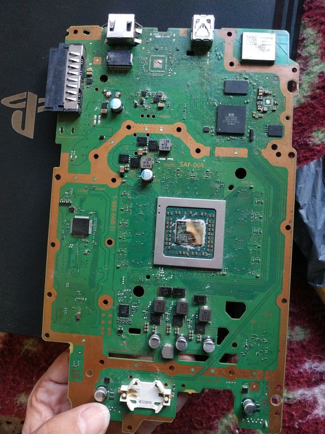 Ps4 Pro guasta modello cuh-7216B