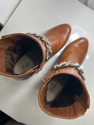 Botines Menbur Marrones con Cadena