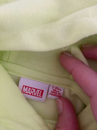 Sudadera Marvel Niños Talla 2-3 años. sin estrenar