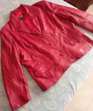 Chaqueta de cuero roja mujer